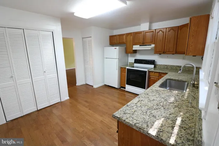 8328 Hilltop Ave, Vienna, Virginia 22182