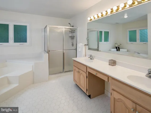 8497 Silverview Ct, Lorton, Virginia 22079