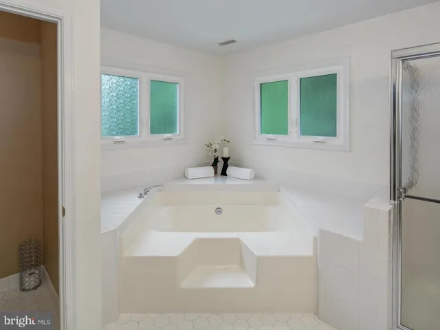 8497 Silverview Ct, Lorton, Virginia 22079