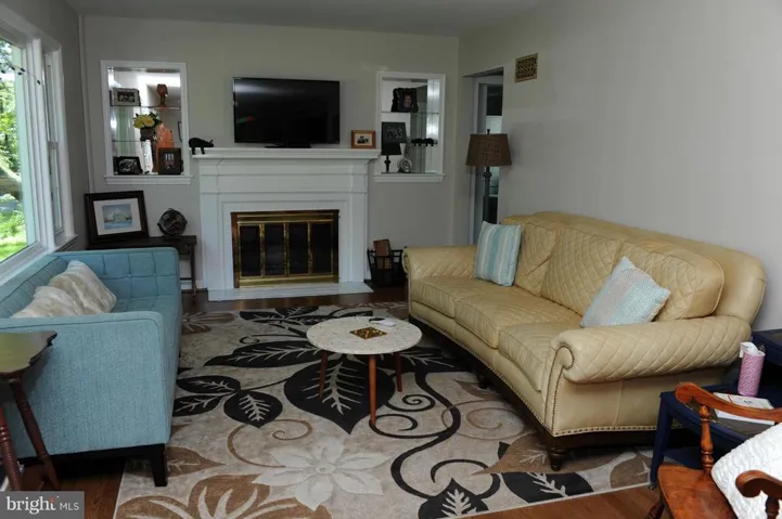 3340 Beechtree Ln, Falls Church, Virginia 22042