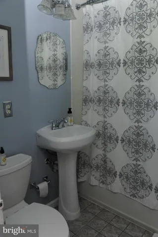 3340 Beechtree Ln, Falls Church, Virginia 22042