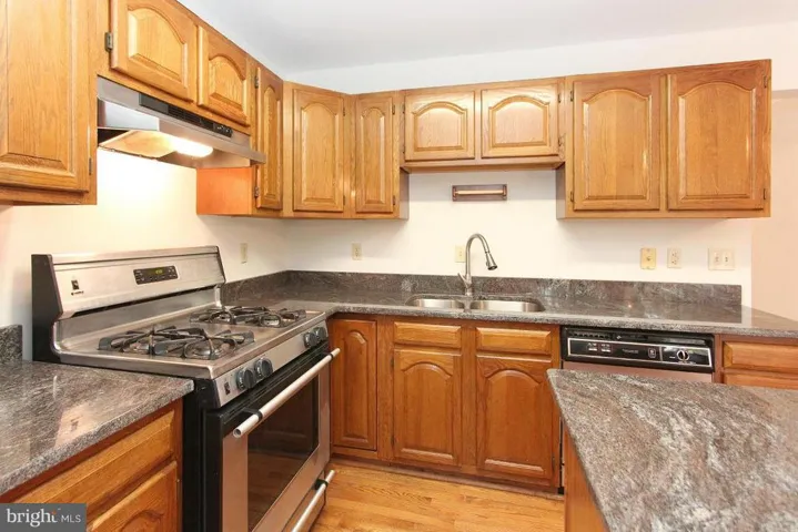 14160 Compton Valley Way, Centreville, Virginia 20121