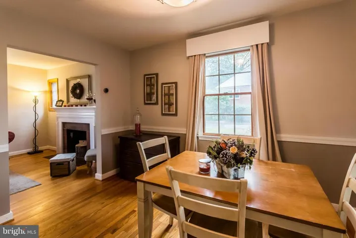 7327 Elmwood Dr, Falls Church, Virginia 22042