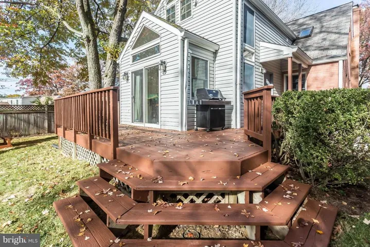 7327 Elmwood Dr, Falls Church, Virginia 22042