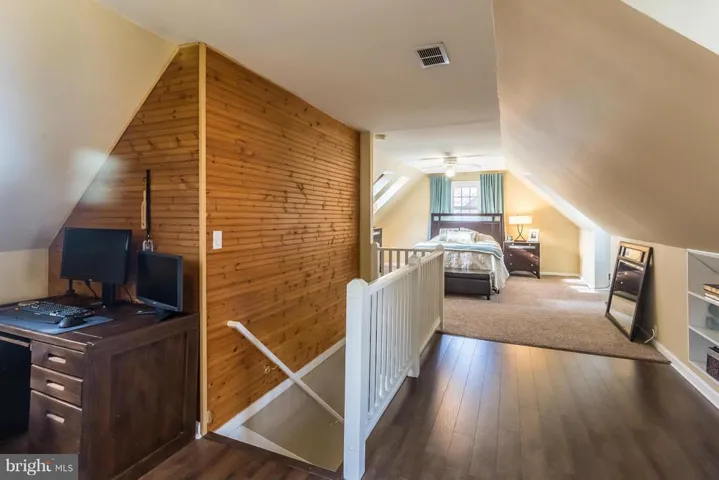 7327 Elmwood Dr, Falls Church, Virginia 22042