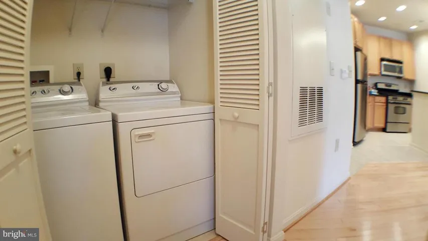 2665 Prosperity Ave #423, Fairfax, Virginia 22031