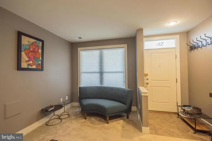 586 Regent Pl Ne, Washington, District of Columbia 20017