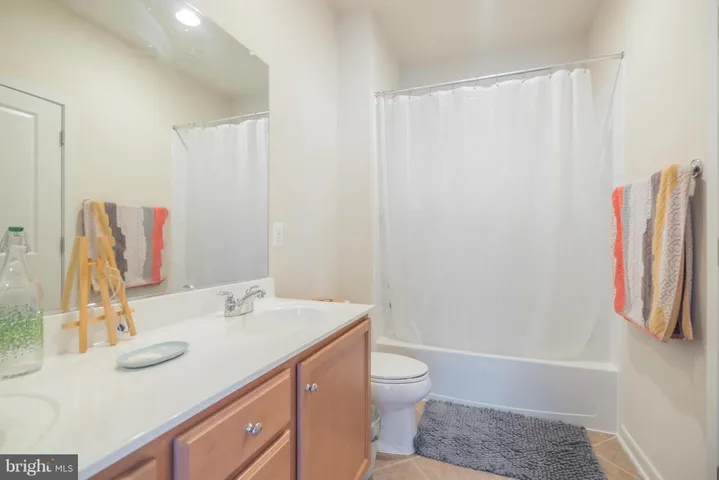 586 Regent Pl Ne, Washington, District of Columbia 20017