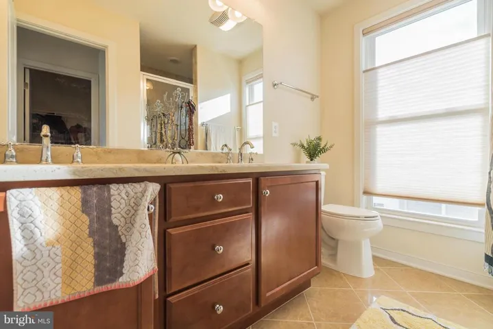 586 Regent Pl Ne, Washington, District of Columbia 20017