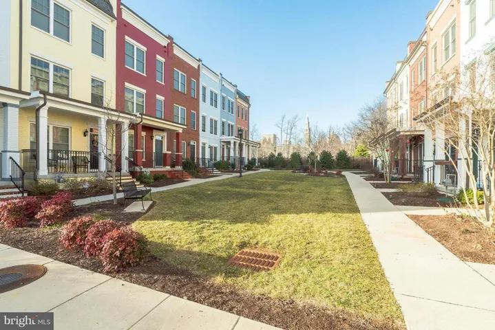 586 Regent Pl Ne, Washington, District of Columbia 20017