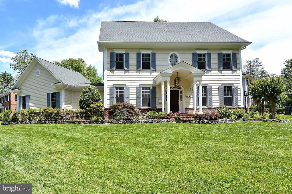 1653 NORTH PORTAL DRIVE, WASHINGTON, DC 20012