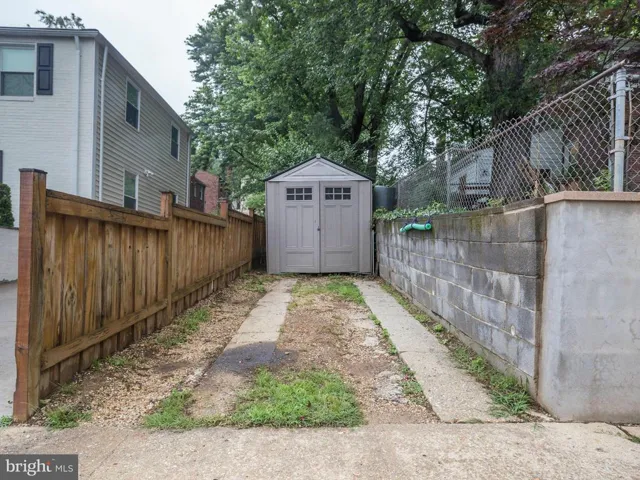 3603 Four Mile Run S, Arlington, Virginia 22206