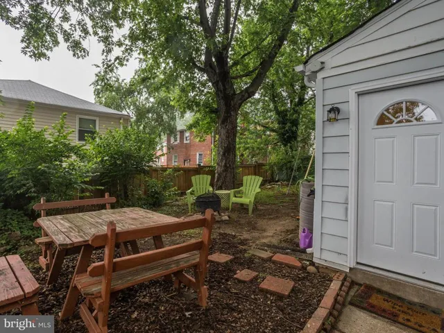 3603 Four Mile Run S, Arlington, Virginia 22206