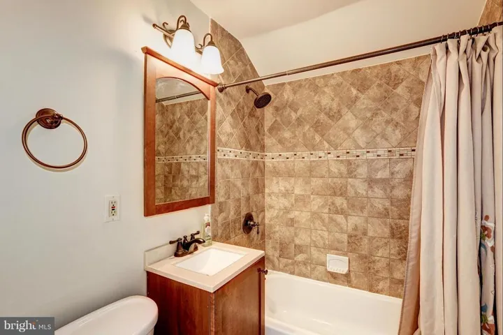 3716 Kemper Rd, Arlington, Virginia 22206