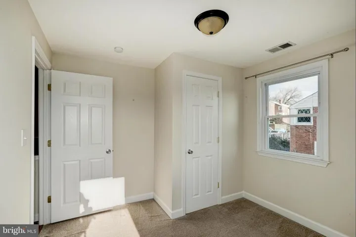 3716 Kemper Rd, Arlington, Virginia 22206