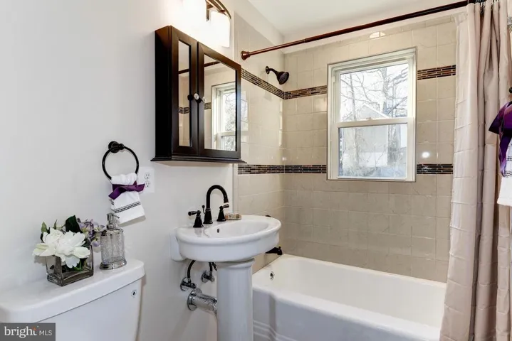 5035 25th St S, Arlington, Virginia 22206