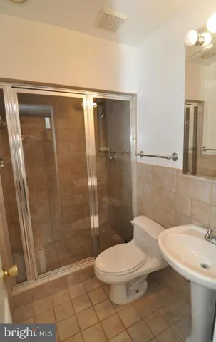 4118 27th Rd N, Arlington, Virginia 22207
