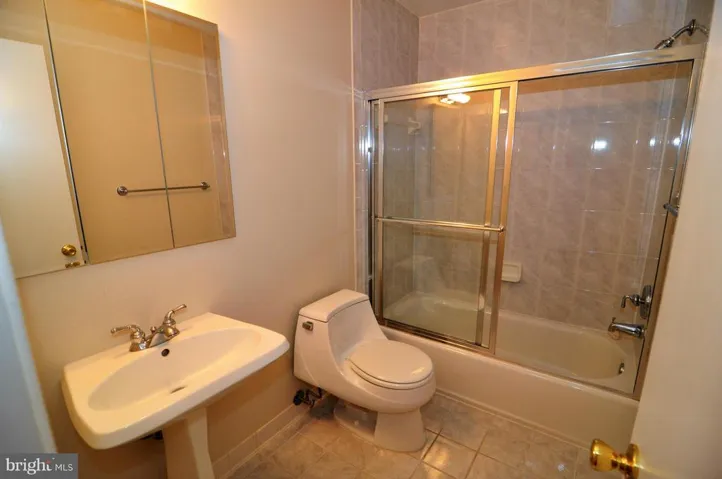 4118 27th Rd N, Arlington, Virginia 22207