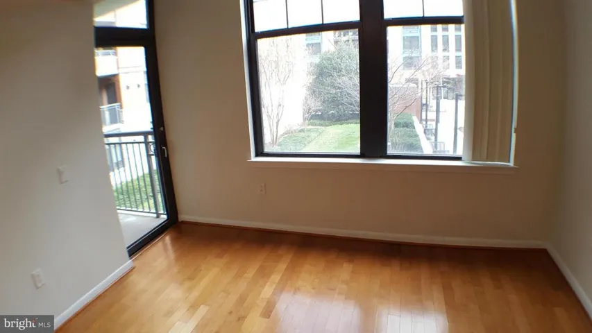 1021 Garfield St #215, Arlington, Virginia 22201