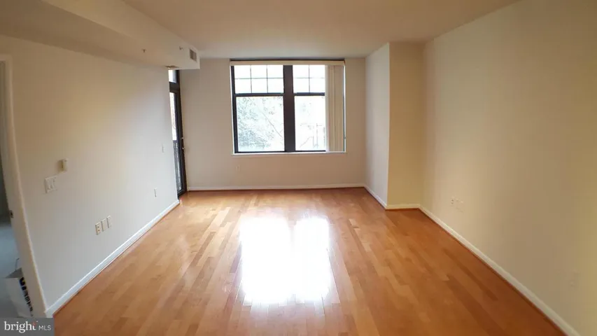 1021 Garfield St #215, Arlington, Virginia 22201