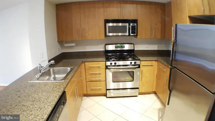 1021 Garfield St #215, Arlington, Virginia 22201