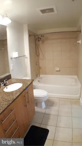 1021 Garfield St #215, Arlington, Virginia 22201
