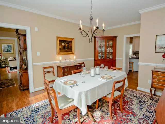 6210 Woodland Lake Dr, Alexandria, Virginia 22310