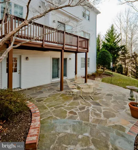 6210 Woodland Lake Dr, Alexandria, Virginia 22310