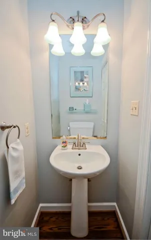 6210 Woodland Lake Dr, Alexandria, Virginia 22310