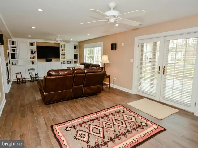 6210 Woodland Lake Dr, Alexandria, Virginia 22310