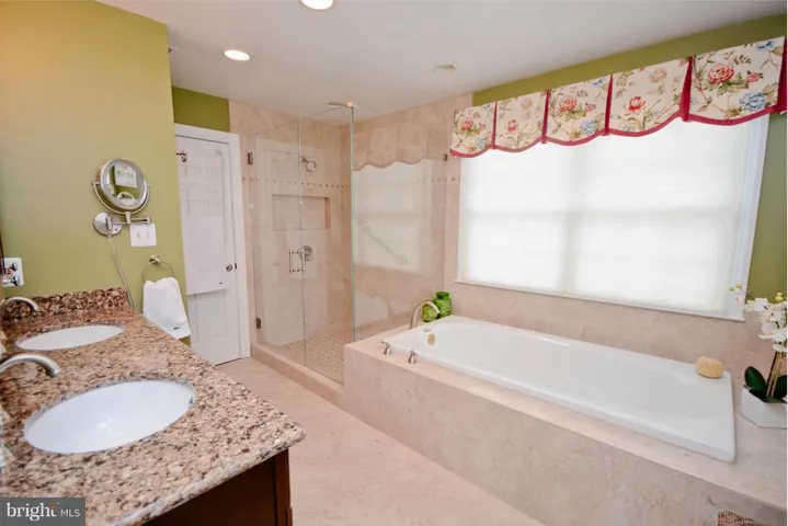 6210 Woodland Lake Dr, Alexandria, Virginia 22310