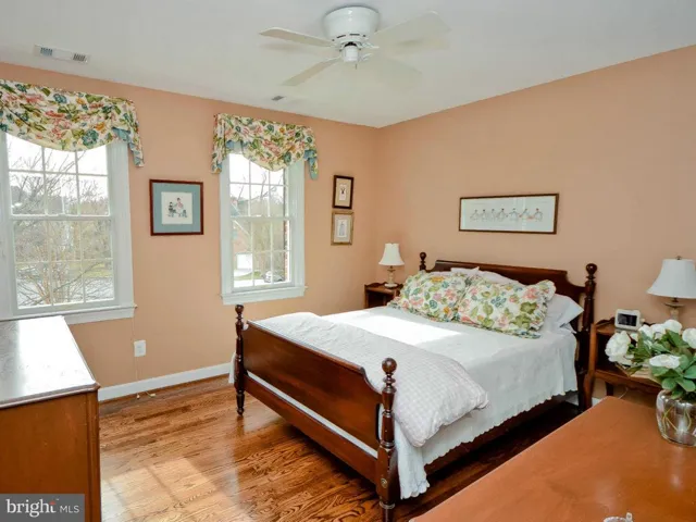 6210 Woodland Lake Dr, Alexandria, Virginia 22310