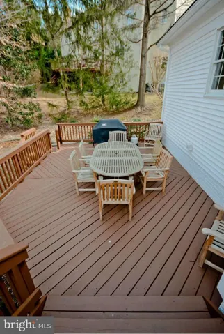 6210 Woodland Lake Dr, Alexandria, Virginia 22310