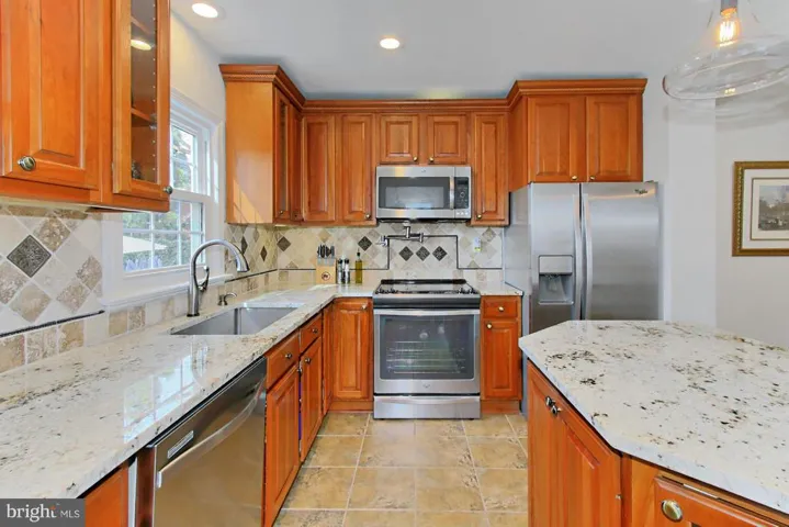 3227 Annandale Rd, Falls Church, Virginia 22042