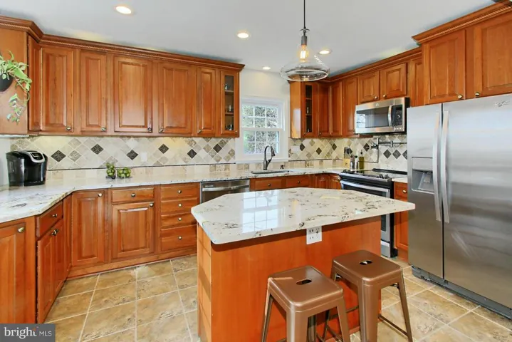 3227 Annandale Rd, Falls Church, Virginia 22042