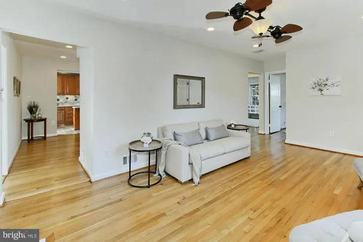 3227 Annandale Rd, Falls Church, Virginia 22042