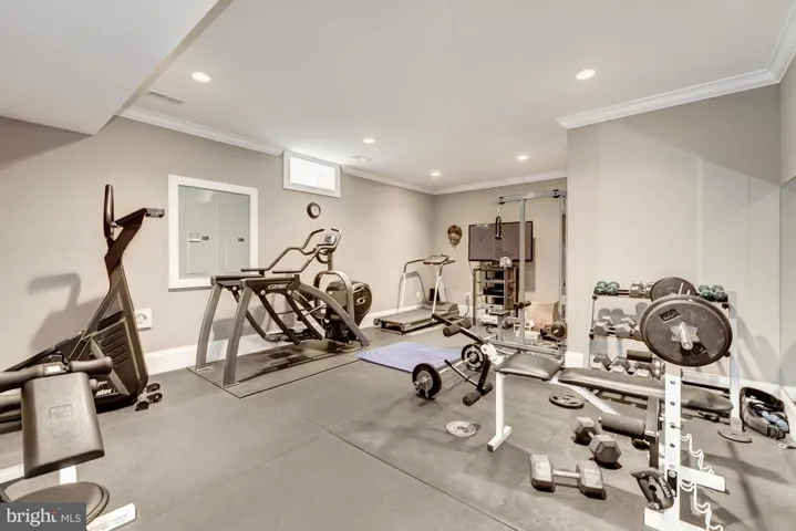 1108 Raymond Ave, Mclean, Virginia 22101