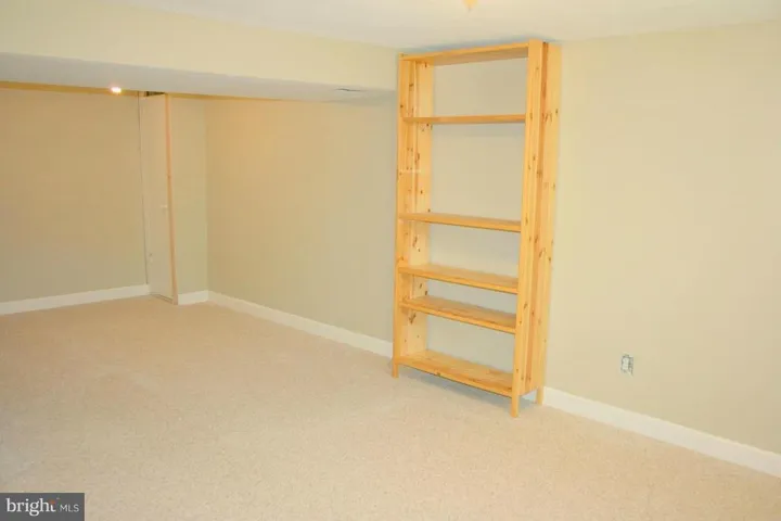 2825 Winchester Way, Falls Church, Virginia 22042