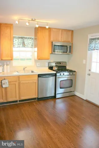 2825 Winchester Way, Falls Church, Virginia 22042