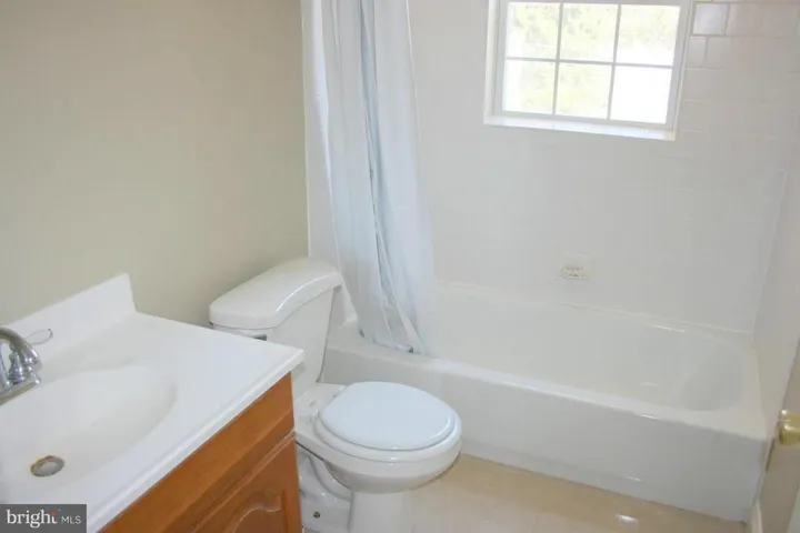 2825 Winchester Way, Falls Church, Virginia 22042