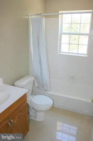 2825 Winchester Way, Falls Church, Virginia 22042