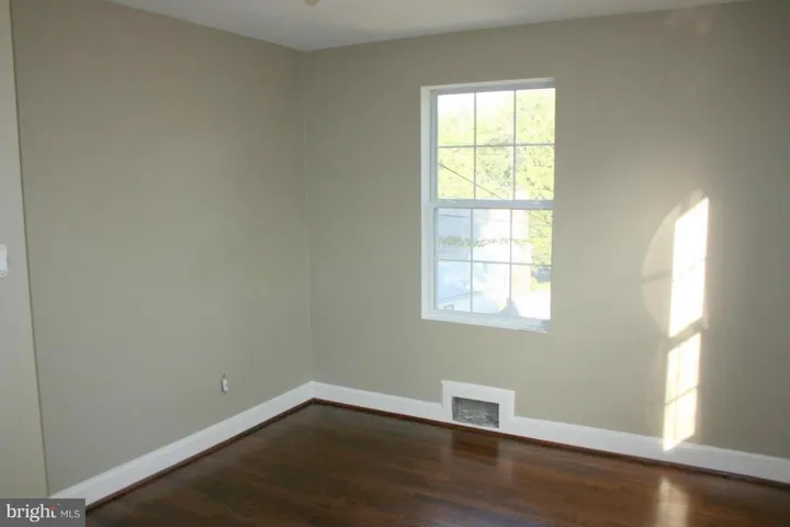 2825 Winchester Way, Falls Church, Virginia 22042