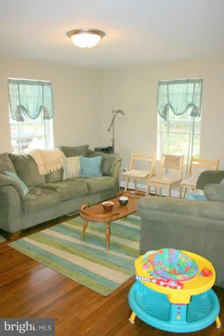 2825 Winchester Way, Falls Church, Virginia 22042