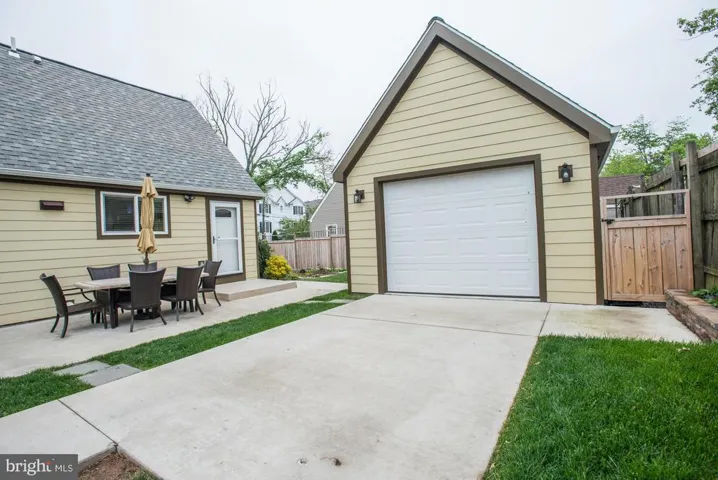 2431 Fort Dr, Alexandria, Virginia 22303