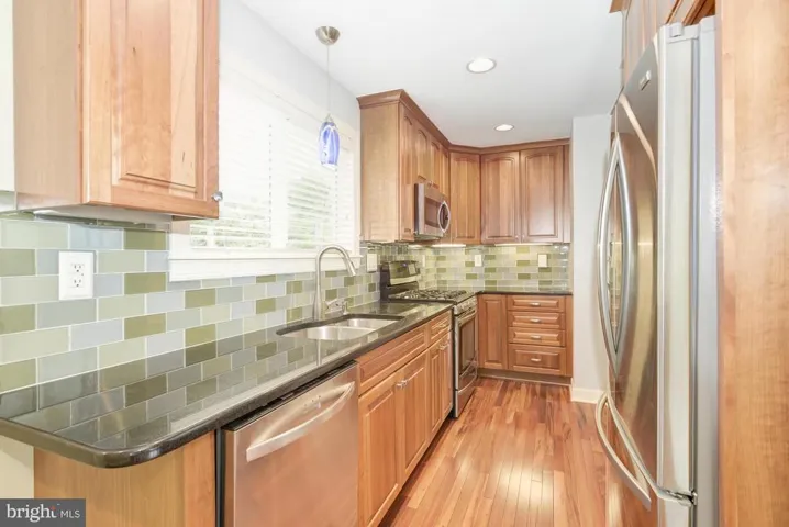 2431 Fort Dr, Alexandria, Virginia 22303