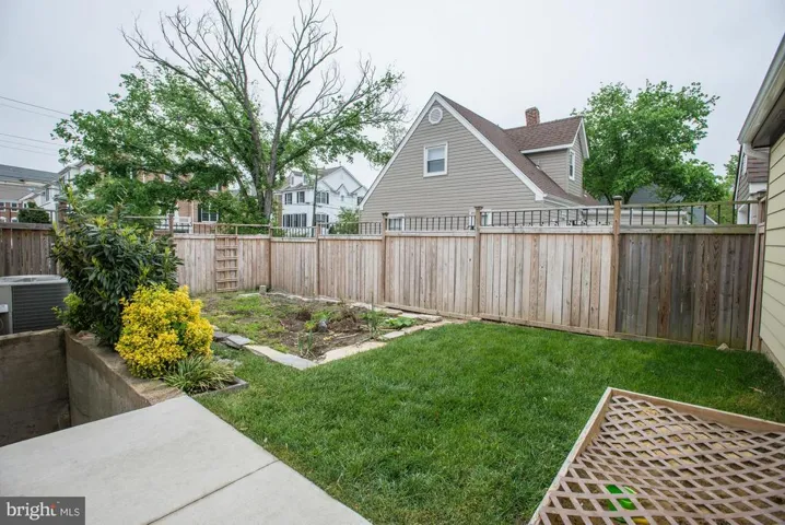 2431 Fort Dr, Alexandria, Virginia 22303