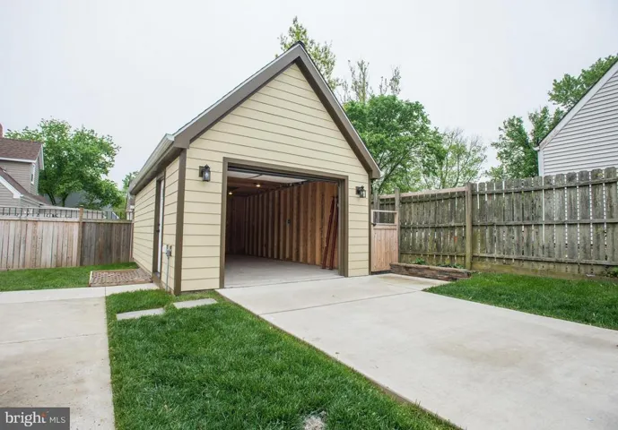 2431 Fort Dr, Alexandria, Virginia 22303