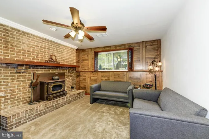 8453 Gold Sky Ct, Springfield, Virginia 22153