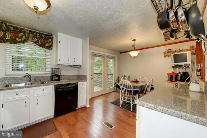 8453 Gold Sky Ct, Springfield, Virginia 22153
