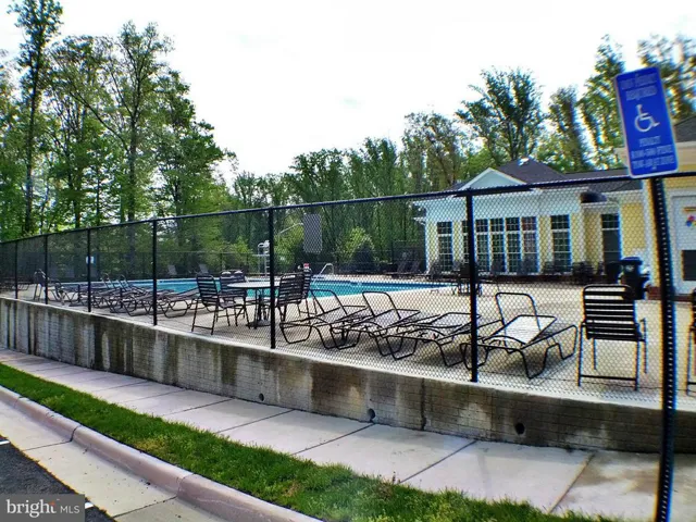 8406 Chaucer House Ct, Lorton, Virginia 22079